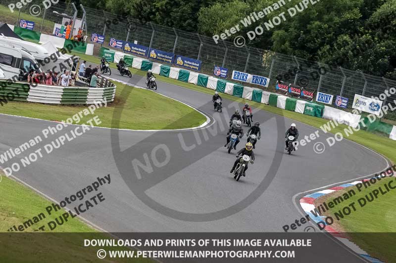 Vintage motorcycle club;eventdigitalimages;mallory park;mallory park trackday photographs;no limits trackdays;peter wileman photography;trackday digital images;trackday photos;vmcc festival 1000 bikes photographs